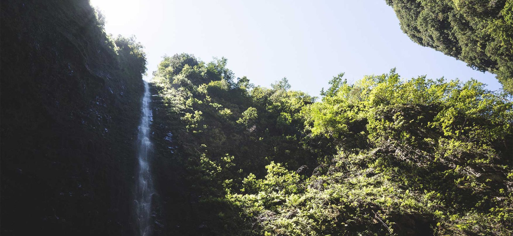 Wässerfälle und kleine Seen finden sich nahe der zahlreichen Wanderwege.