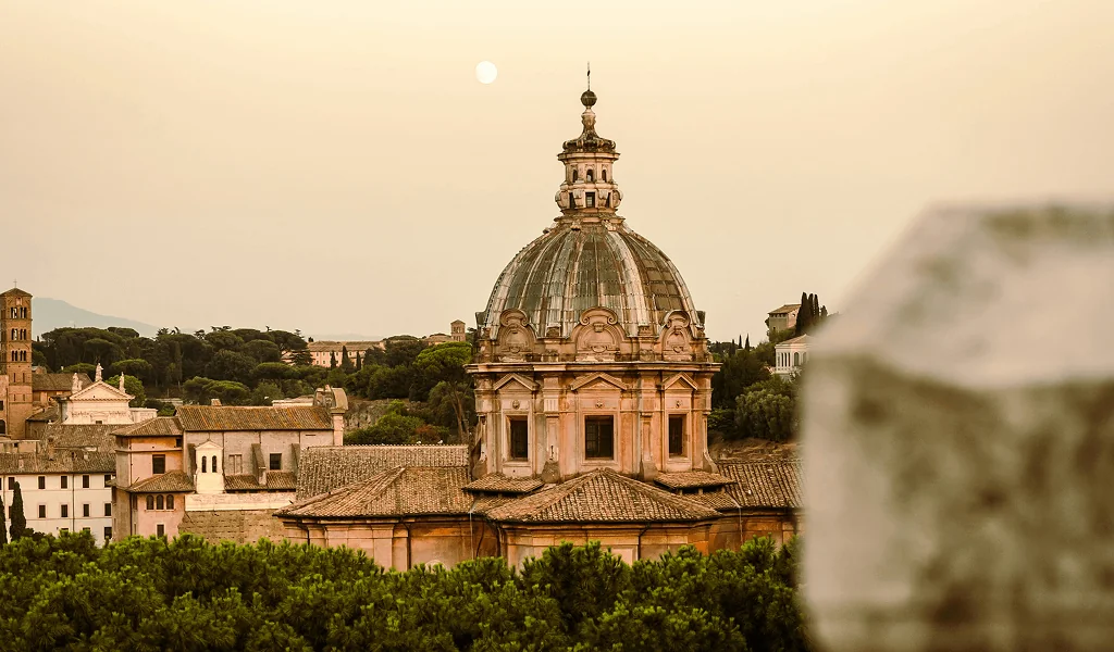 Die Engelsburg in Rom mit Blick auf den Tiber