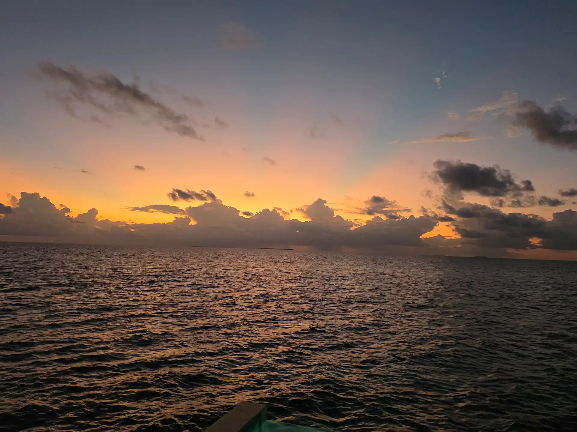 Sonnenuntergang über dem Indischen Ozean – Reisebericht Robinson Maldives Malediven