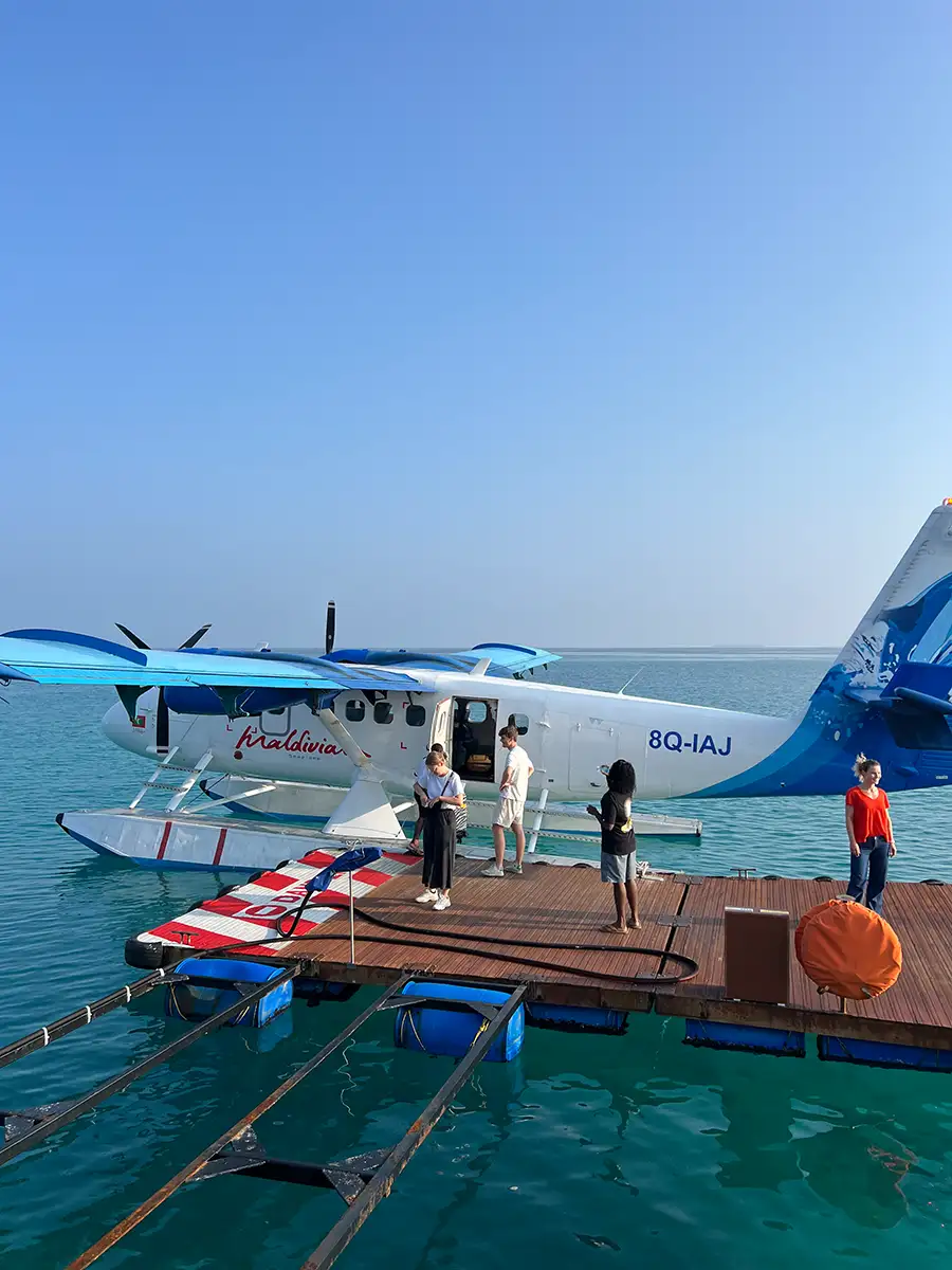 Reisebericht Honeymoon Malediven: Wasserflugzeug für die Anreise zum Cora Cora Maldives